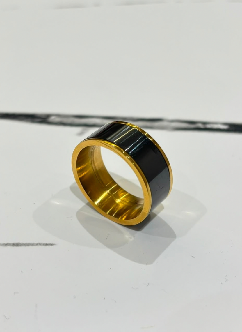 Dark Crest Ring Men’s Ring