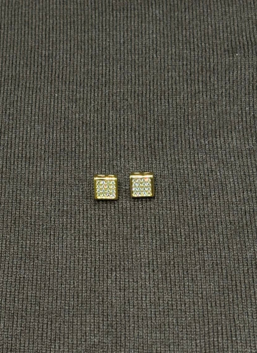 Diamond Glow Stud Earring