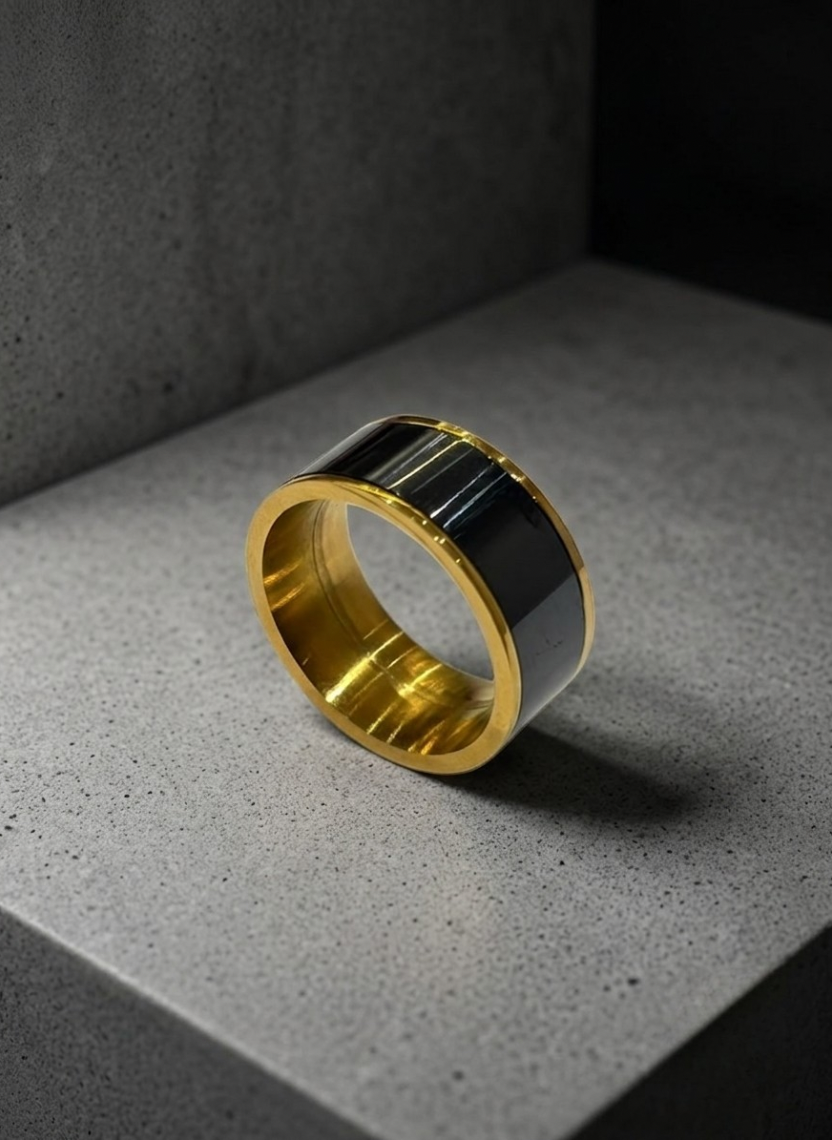 Dark Crest Ring Men’s Ring