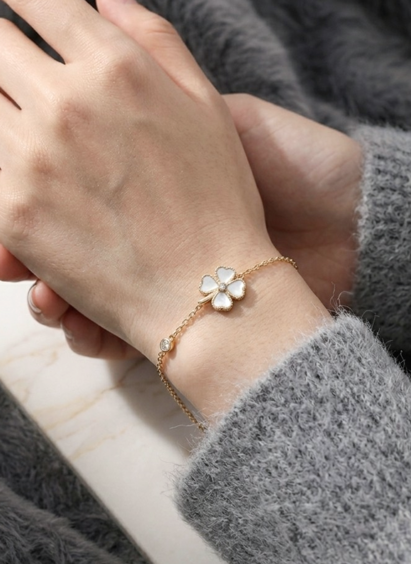 Gold Lucky Clover Bracelet