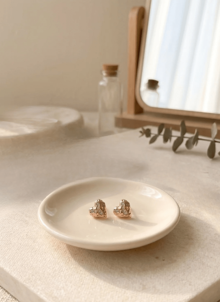 Dainty Heart Stud Earring - LUXEAR-AA3-7 - Luxeria