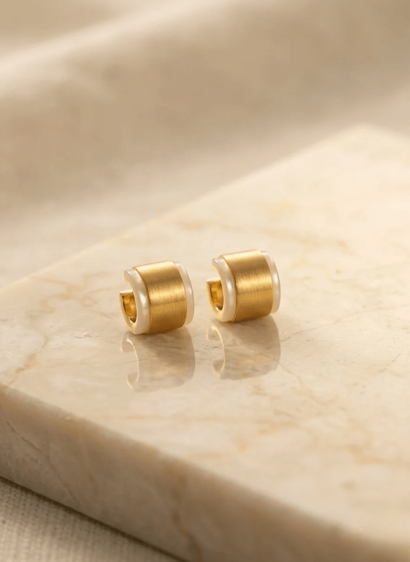 Elegant Curve Stud Earrings - EEM-EAR-006 - Luxeria
