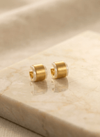 Elegant Curve Stud Earrings - EEM-EAR-006 - Luxeria