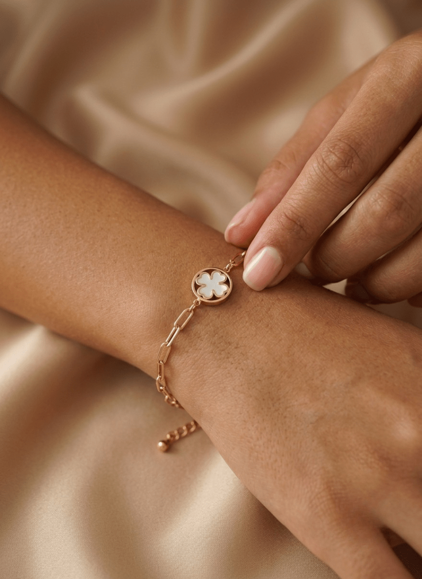 Gold Clover Link Bracelet - LABHBLT-C3-4 - Luxeria