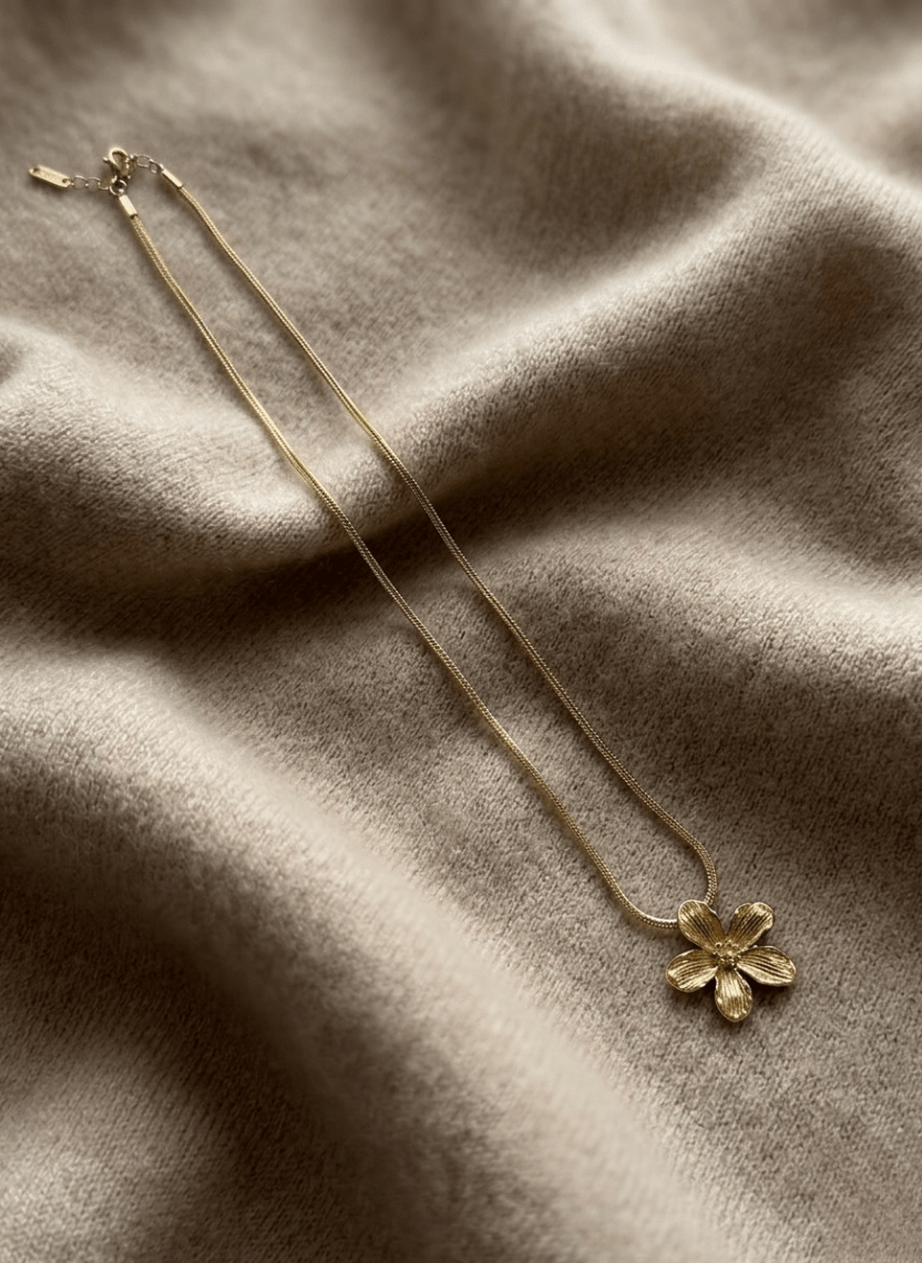 Golden Bloom Necklace - NAK-CHA-006 - Luxeria