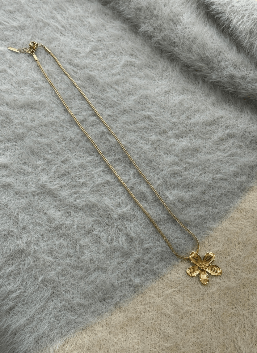 Golden Bloom Necklace - NAK-CHA-006 - Luxeria