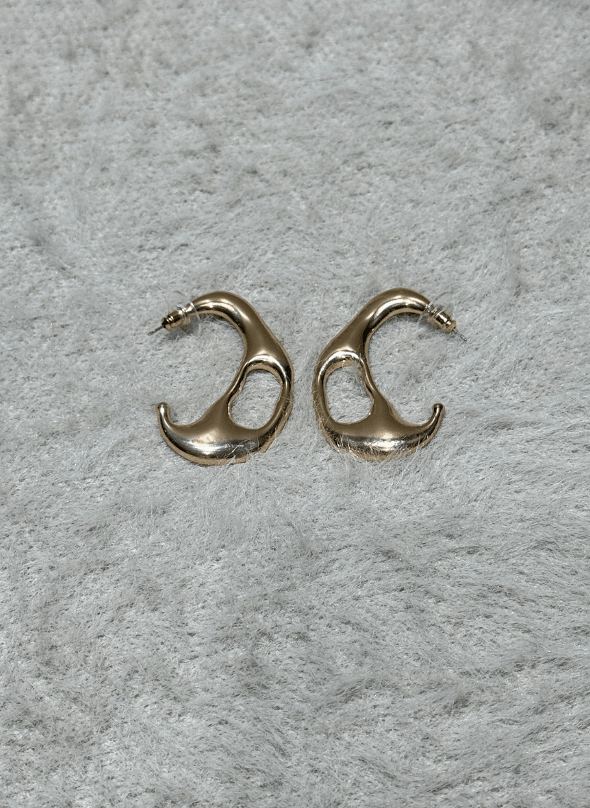 Golden Curve Earring - LUXEAR-AA66 - Luxeria