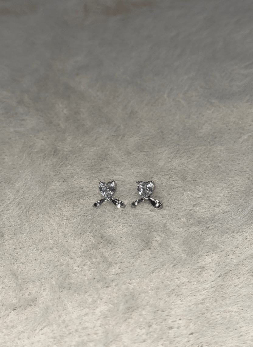 Heart Spark Stud Earrings - LUXEAR-AA21 - Luxeria