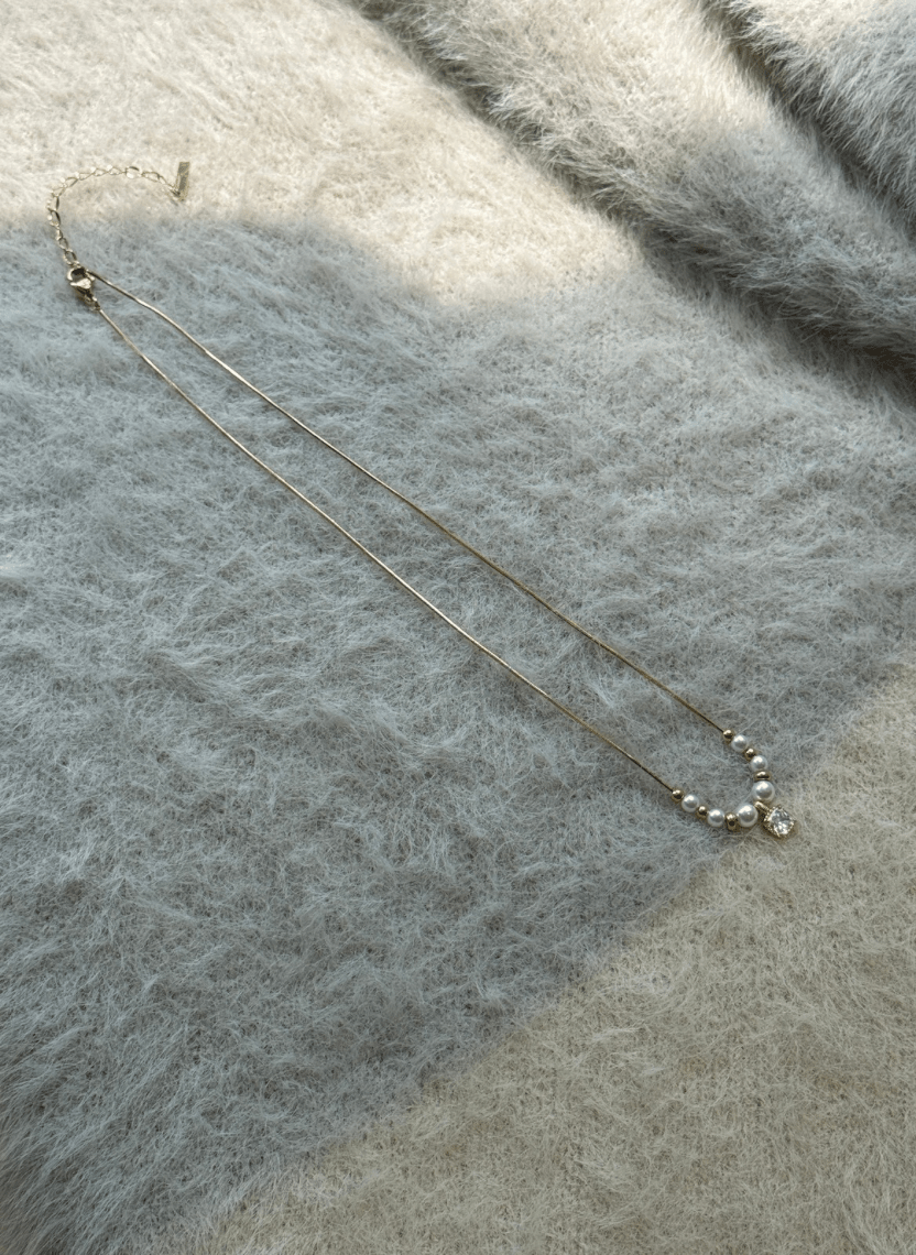 Luna Pearl Glow Necklace - NAK-CHA-006 - Luxeria