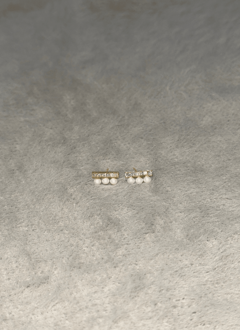 Mini Pearl Stud Earrings - LUXEAR-AA18 - Luxeria