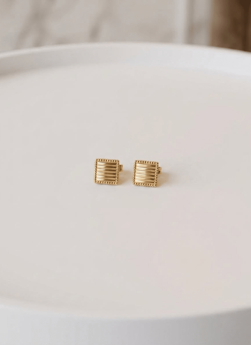 Minimal Square Stud Earring - LSTU-B2-000003 - Luxeria