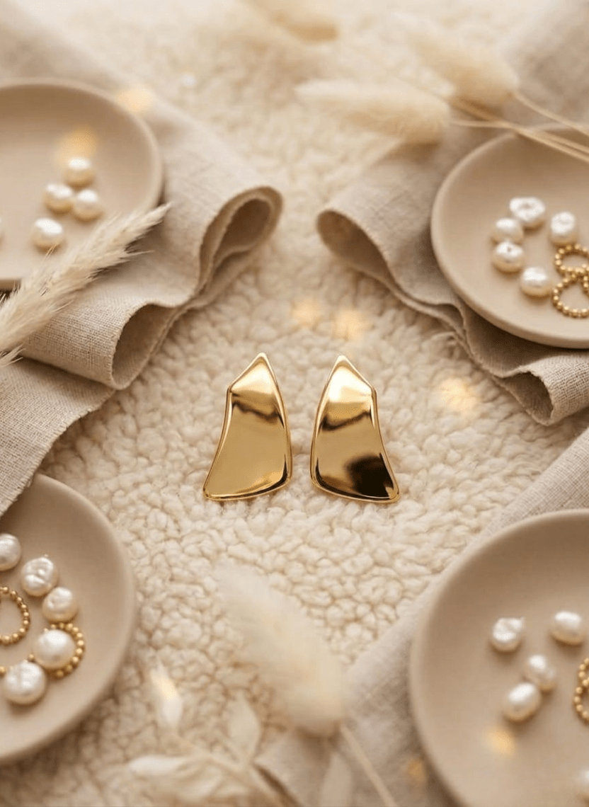 Modern Gold Earring - LUXEAR-AA61 - Luxeria