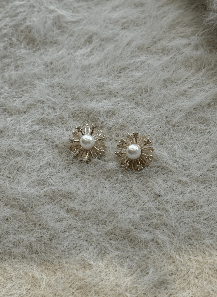 Pearl Bloom Stud - NAK-EAR-007 - Luxeria
