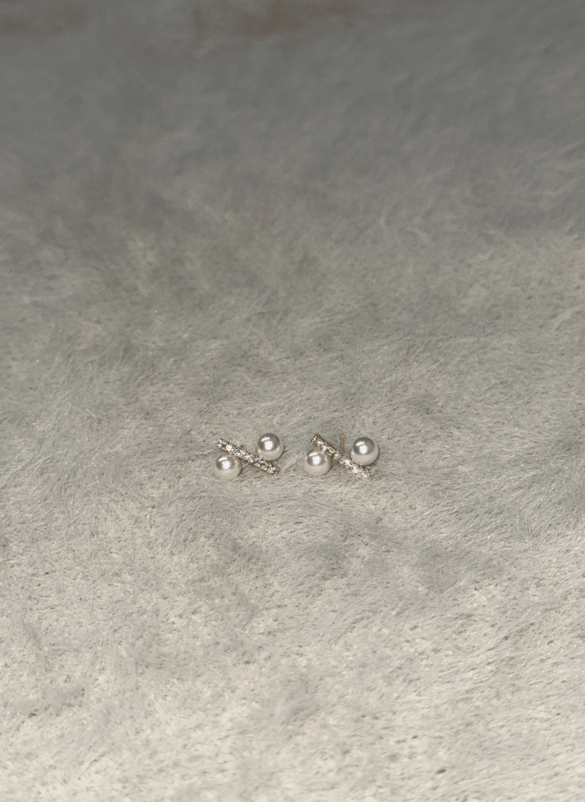 Pearl Shine Stud Earrings - NAK-EAR-003-1 - Luxeria
